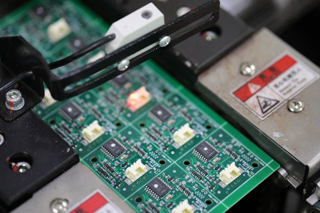 PCB加工与SMT贴片加工,有何差别?PCB加工与SMT贴片加工的区别