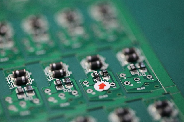 PCB打样怎样选择外貌处置惩罚工艺?选择PCB外貌处置惩罚工艺的几个要害因素