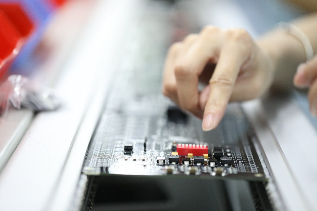 DIP插件加工在PCBA代工中有什么作用？？？DIP插件加工的不可替换性